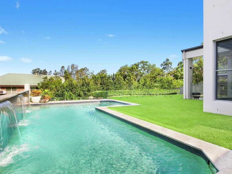 28 Ruth Miller Close, Fig Tree Pocket QLD 4069