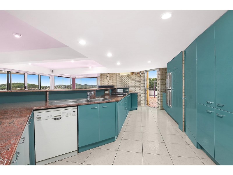 6 Devonshire Court, Carina Heights QLD 4152