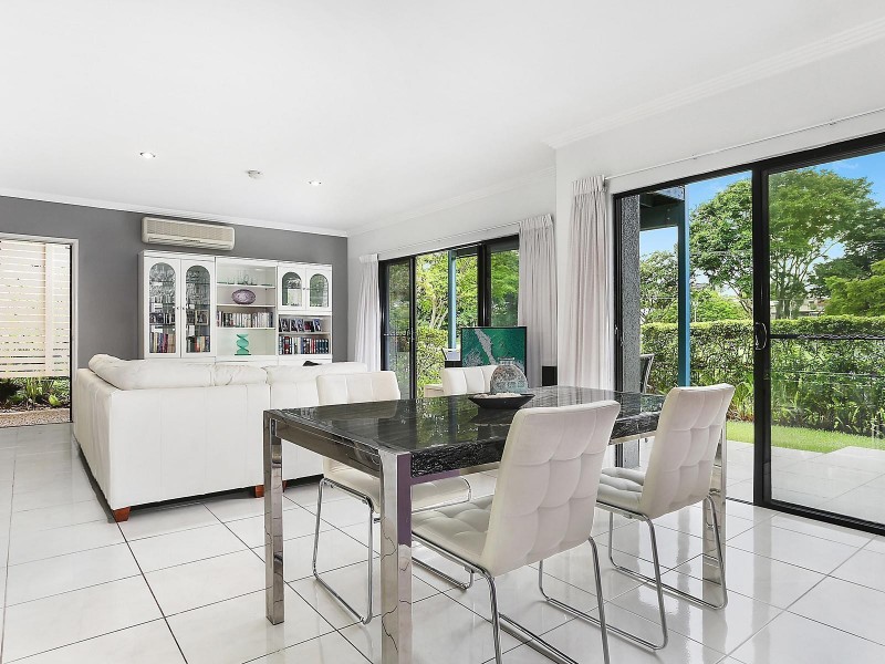 2/65 Indooroopilly Road, Taringa QLD 4068