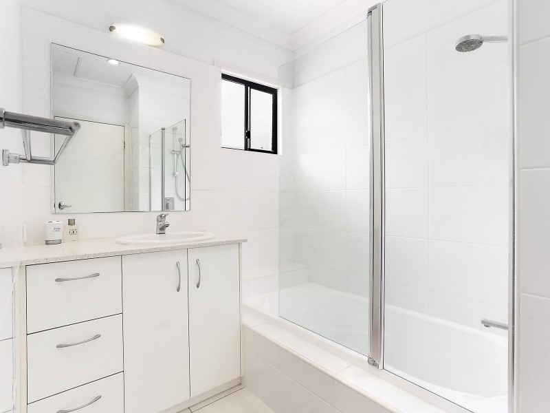 2/65 Indooroopilly Road, Taringa QLD 4068