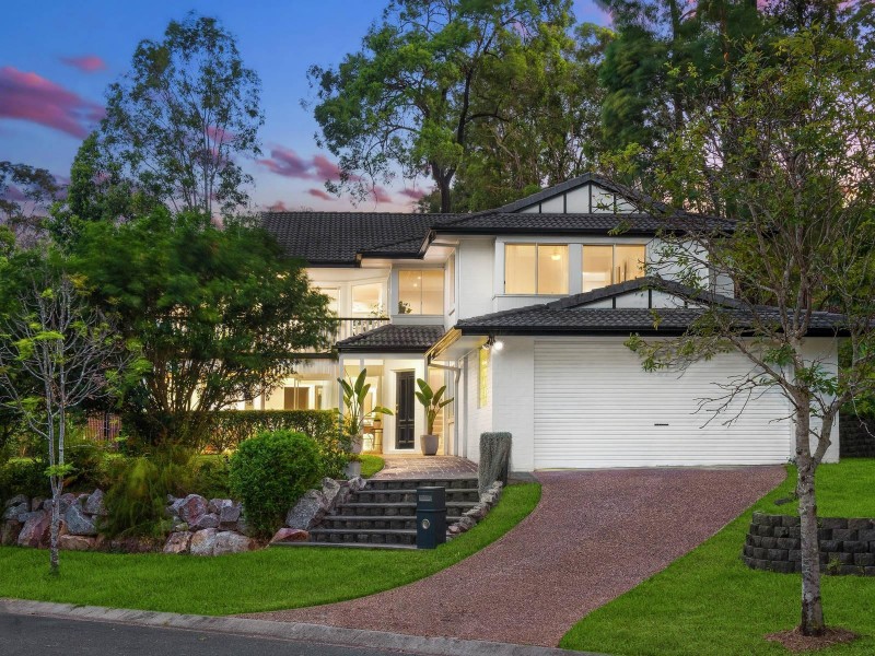 32 Binyara Street, Chapel Hill QLD 4069