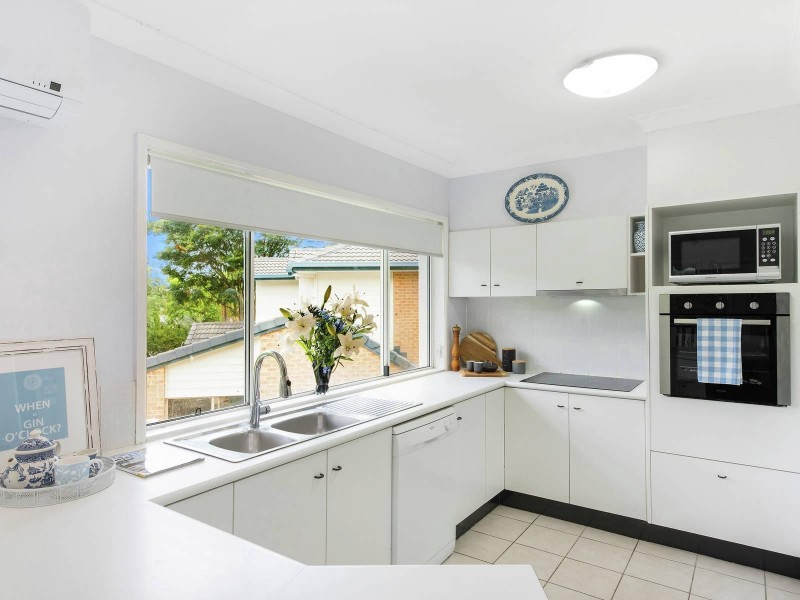 32 Binyara Street, Chapel Hill QLD 4069