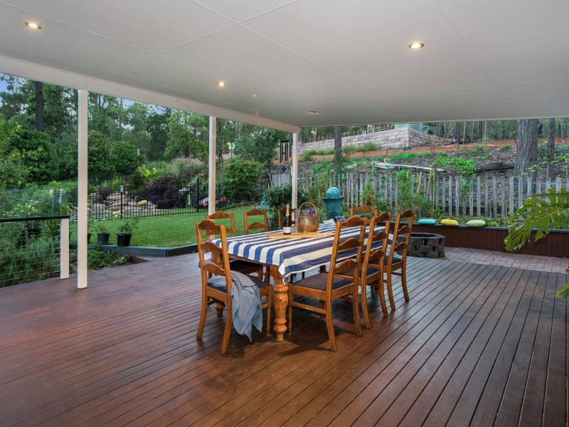 32 Binyara Street, Chapel Hill QLD 4069