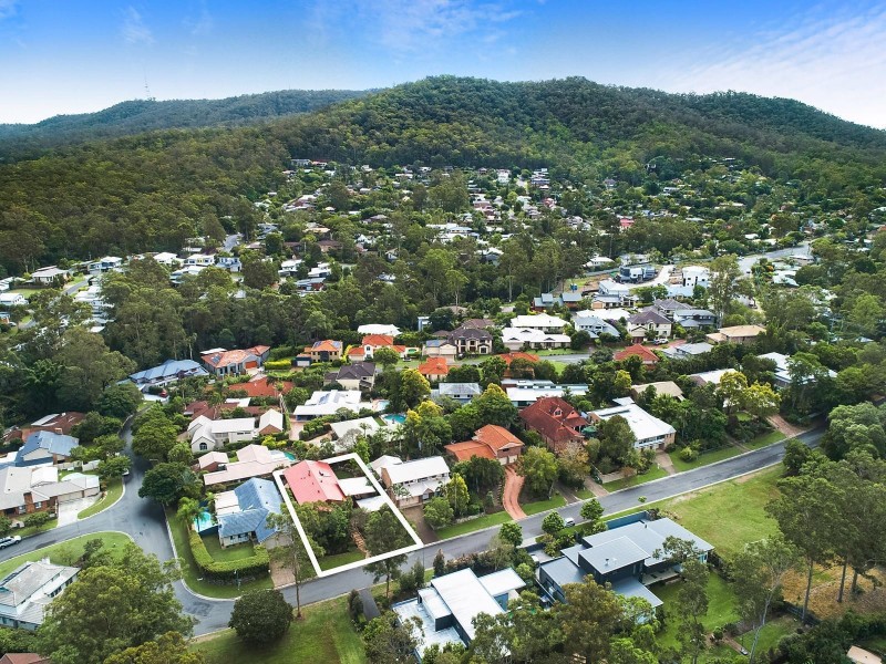 23 Fuelling Street, Chapel Hill QLD 4069