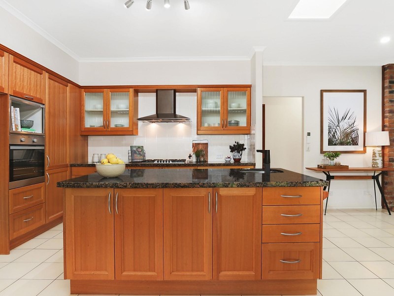 23 Fuelling Street, Chapel Hill QLD 4069