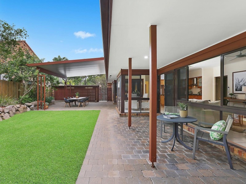 23 Fuelling Street, Chapel Hill QLD 4069