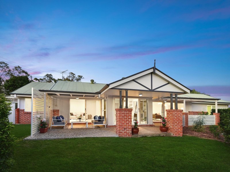 17 Woodfield Court, Ferny Hills QLD 4055