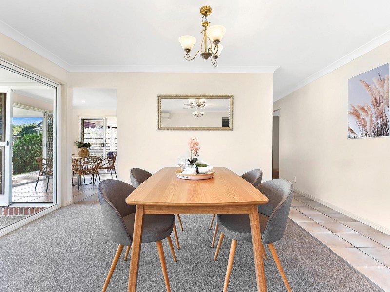 17 Woodfield Court, Ferny Hills QLD 4055