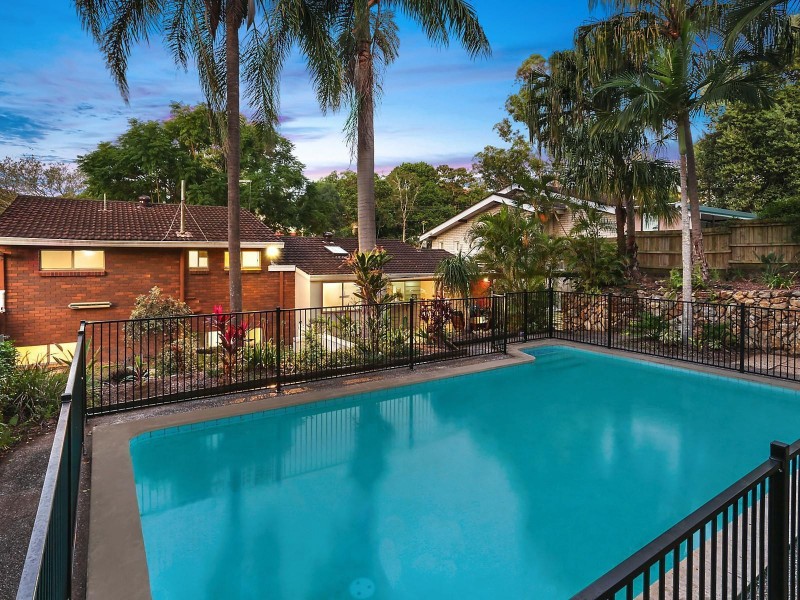 5 Stardust Street, Kenmore QLD 4069