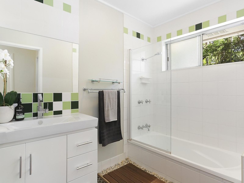 5 Stardust Street, Kenmore QLD 4069