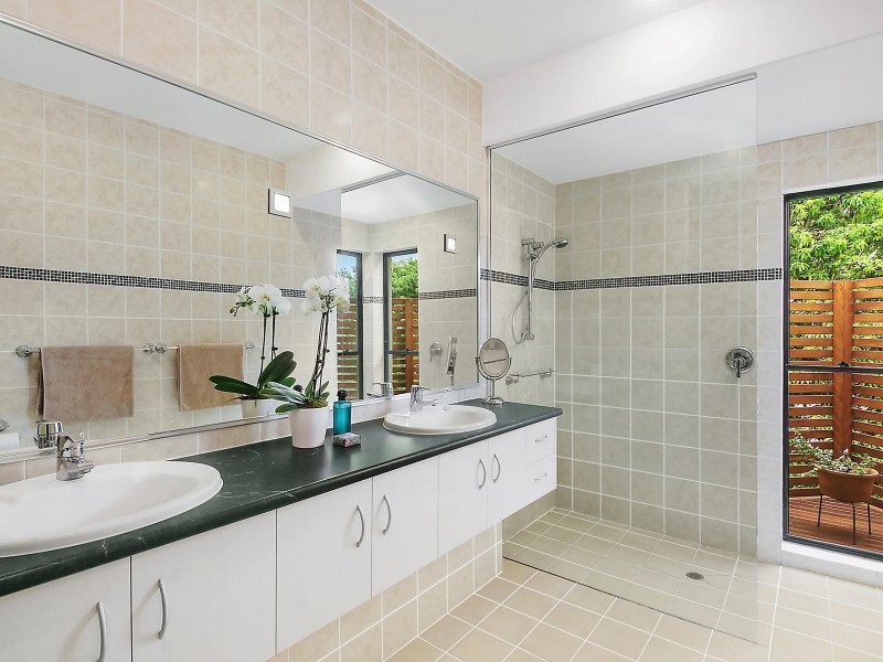 23 Robertson Place, Fig Tree Pocket QLD 4069