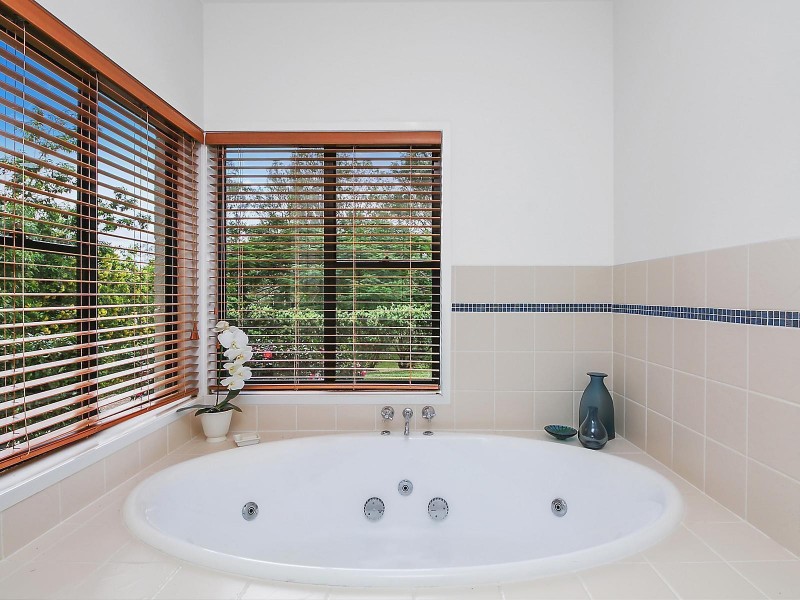 23 Robertson Place, Fig Tree Pocket QLD 4069