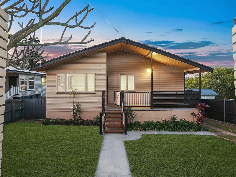 42 Patricks Road, Arana Hills QLD 4054