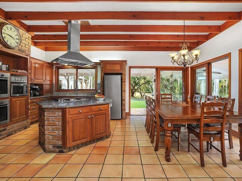 348 Gold Creek Road, Brookfield QLD 4069