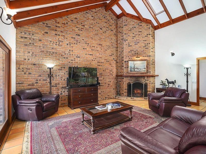 348 Gold Creek Road, Brookfield QLD 4069