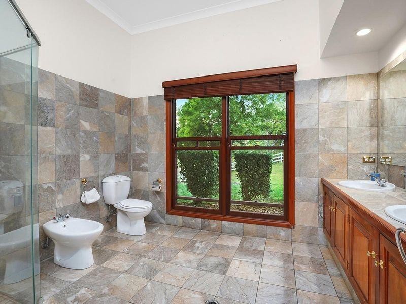 348 Gold Creek Road, Brookfield QLD 4069