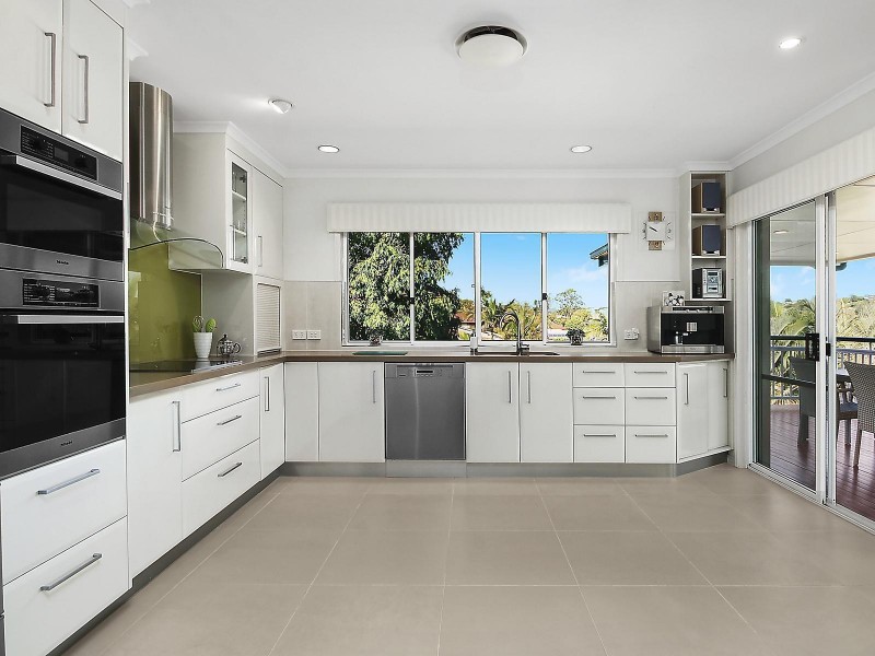 7 Brookvale Close, Kenmore Hills QLD 4069