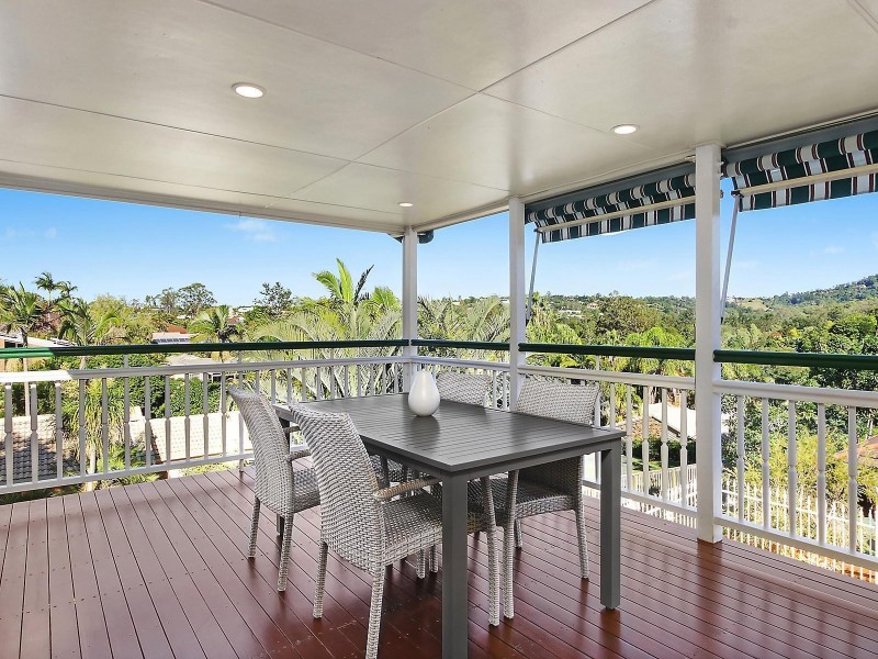 7 Brookvale Close, Kenmore Hills QLD 4069