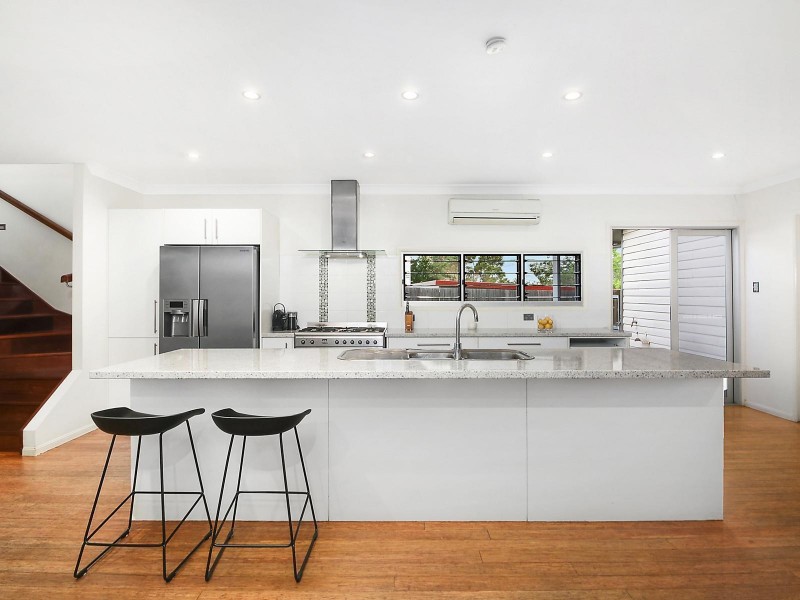 16 Carrama Crescent, Ferny Hills QLD 4055