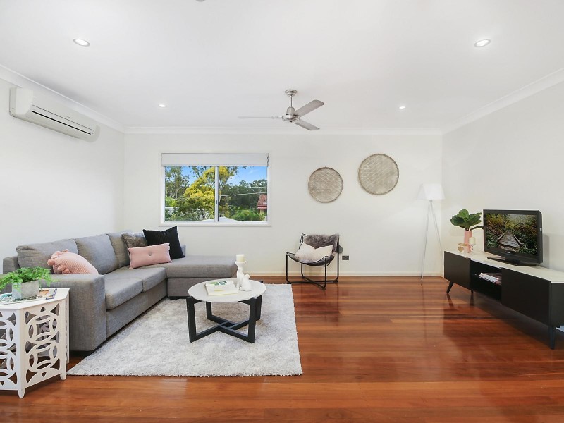 16 Carrama Crescent, Ferny Hills QLD 4055