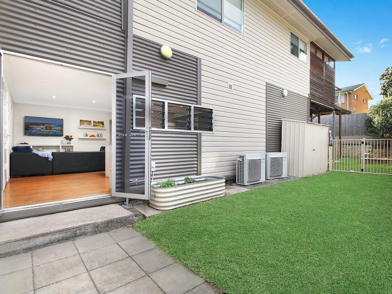 16 Carrama Crescent, Ferny Hills QLD 4055