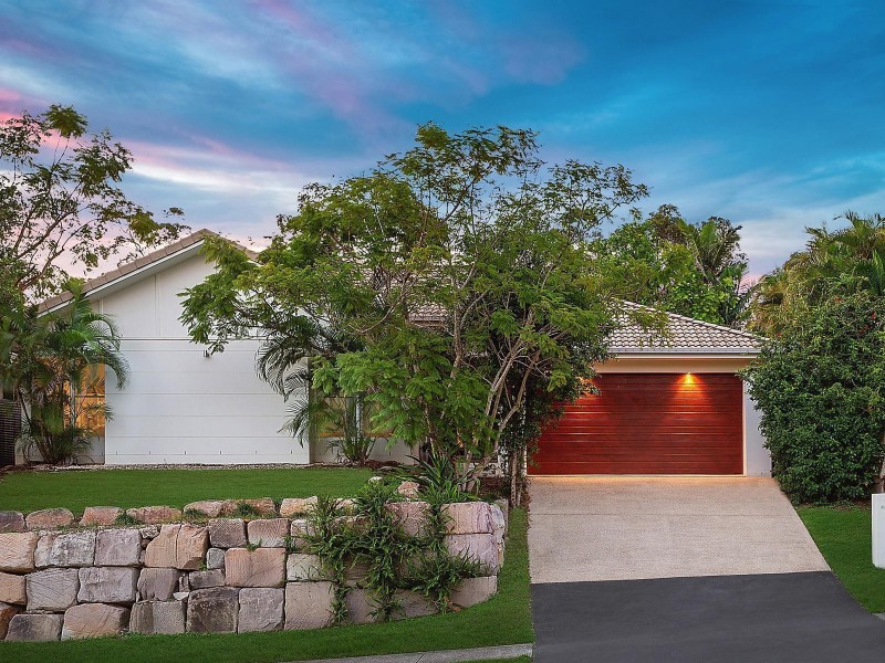 17 Highland Drive, Seventeen Mile Rocks QLD 4073