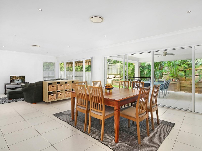 17 Highland Drive, Seventeen Mile Rocks QLD 4073