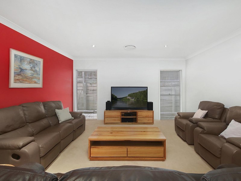 17 Highland Drive, Seventeen Mile Rocks QLD 4073