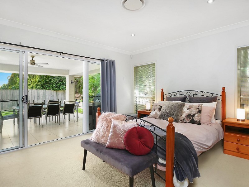 17 Highland Drive, Seventeen Mile Rocks QLD 4073