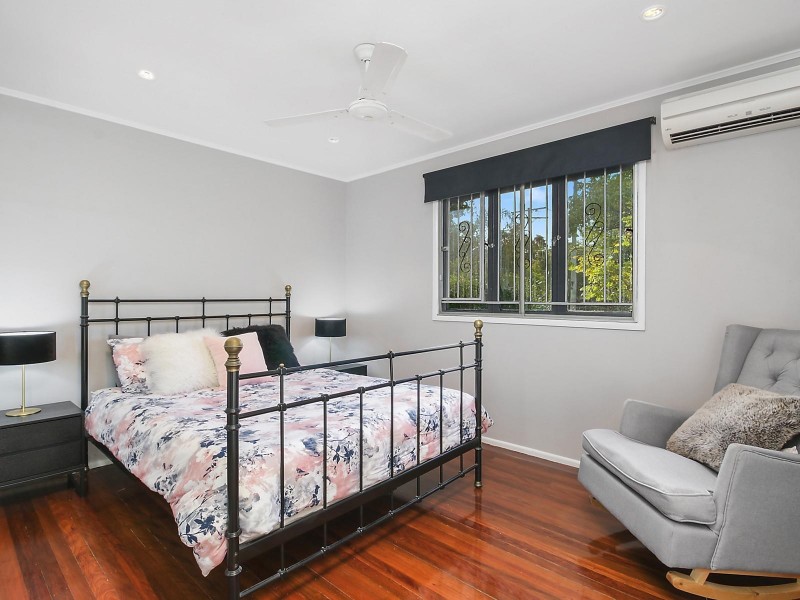 27 Conlo Crescent, Ferny Hills QLD 4055