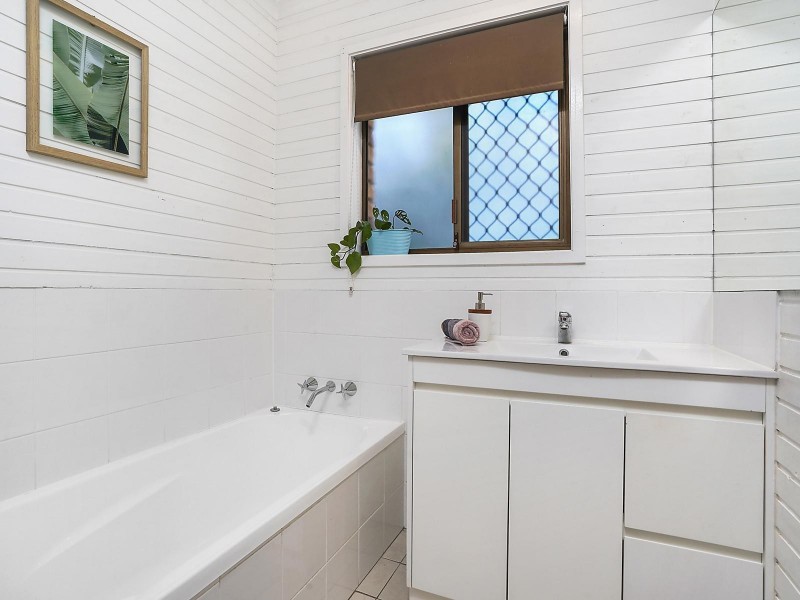 73 Remick Street, Stafford Heights QLD 4053