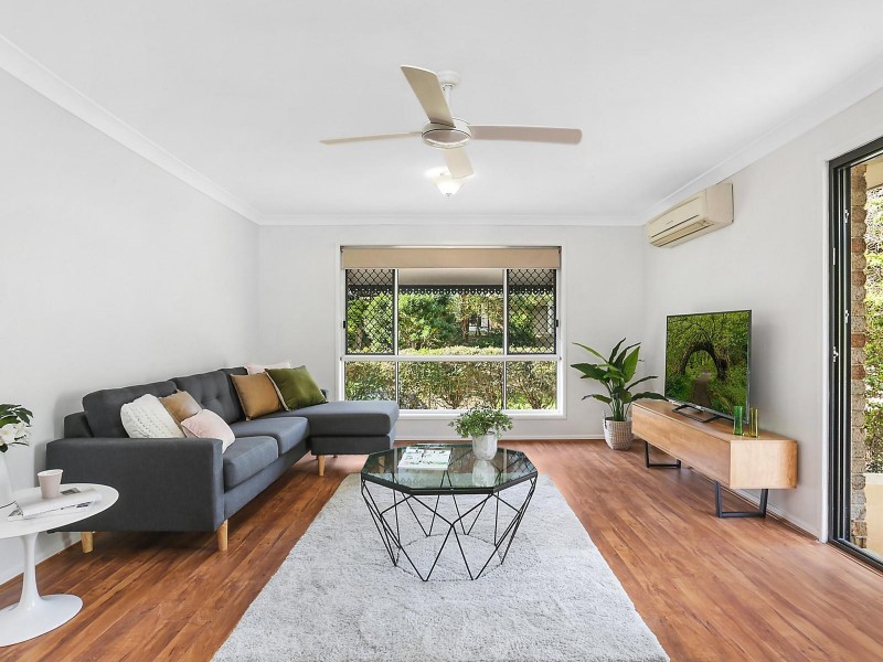 43 Woodtop Court, Ferny Hills QLD 4055