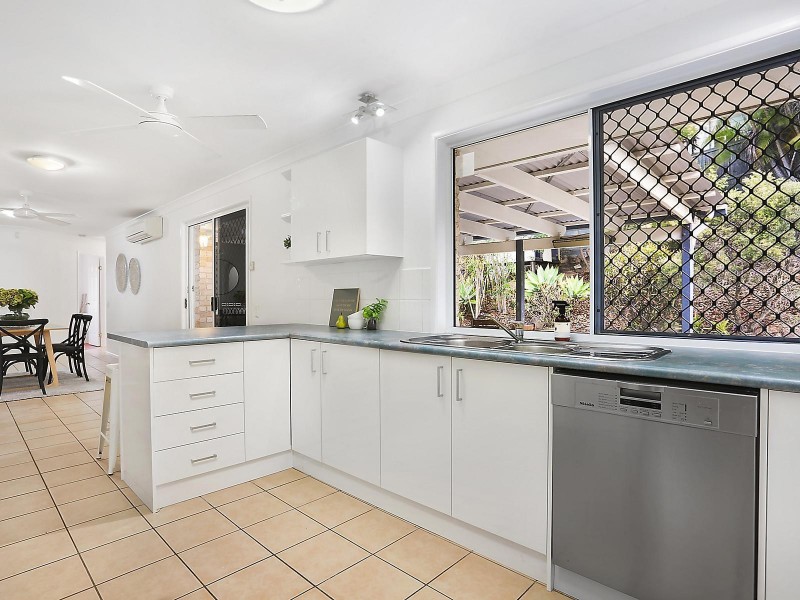 43 Woodtop Court, Ferny Hills QLD 4055