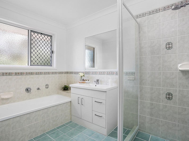 43 Woodtop Court, Ferny Hills QLD 4055