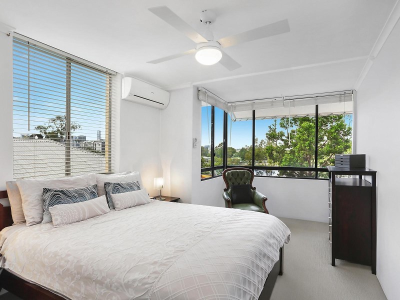 4/40 Dunmore Terrace, Auchenflower QLD 4066
