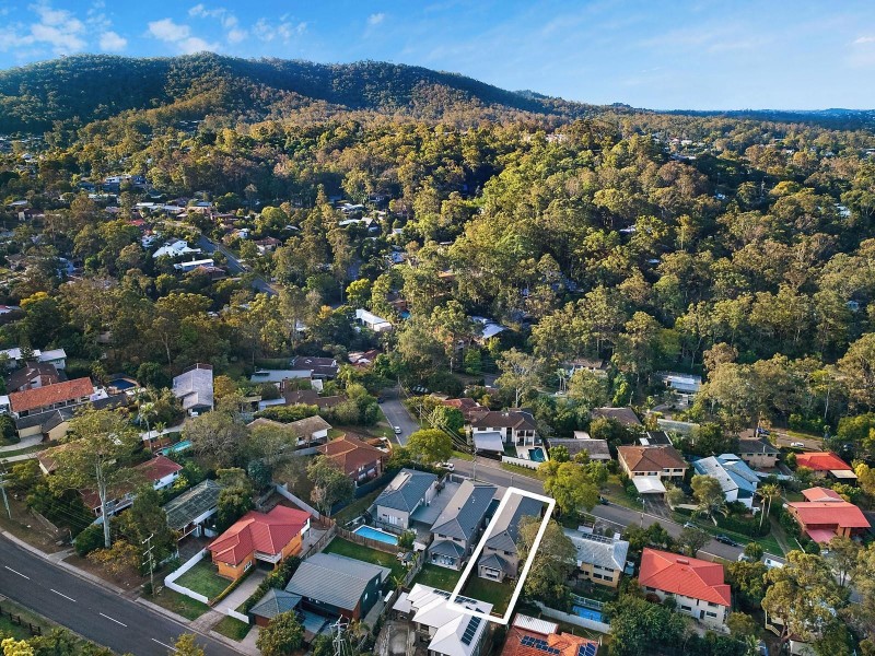 51 Clarina Street, Chapel Hill QLD 4069