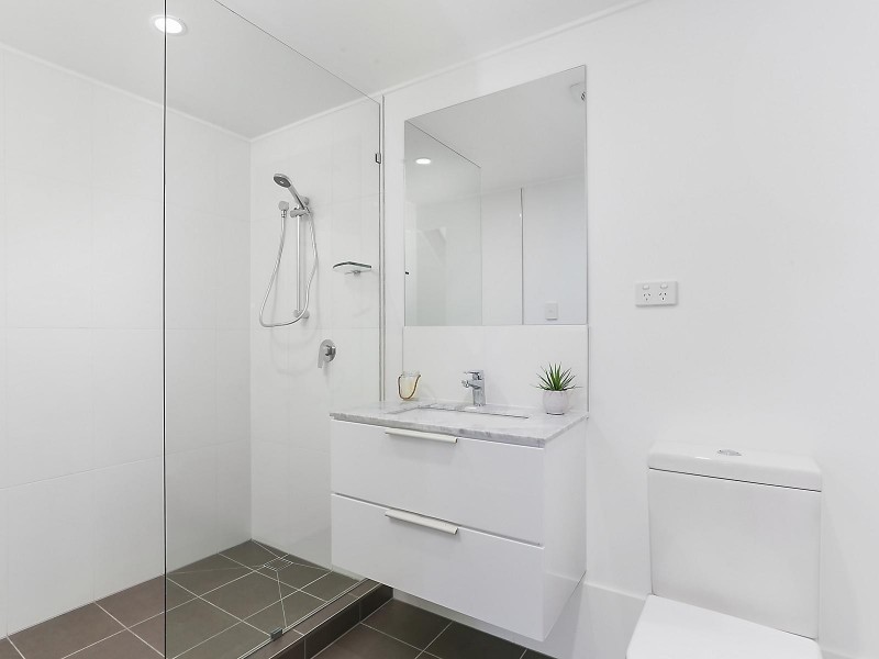 39 Roseglen Street, Greenslopes QLD 4120