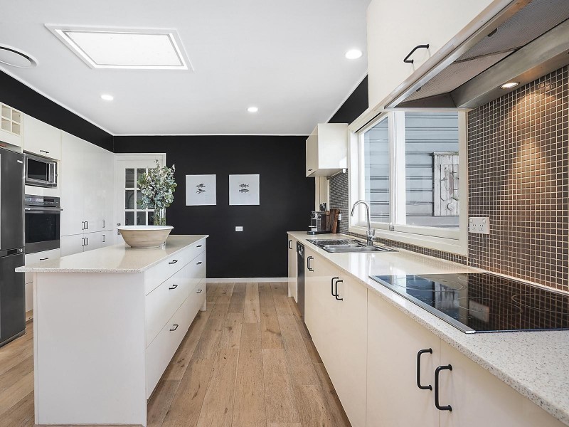 11 Yarawa Street, Kenmore QLD 4069