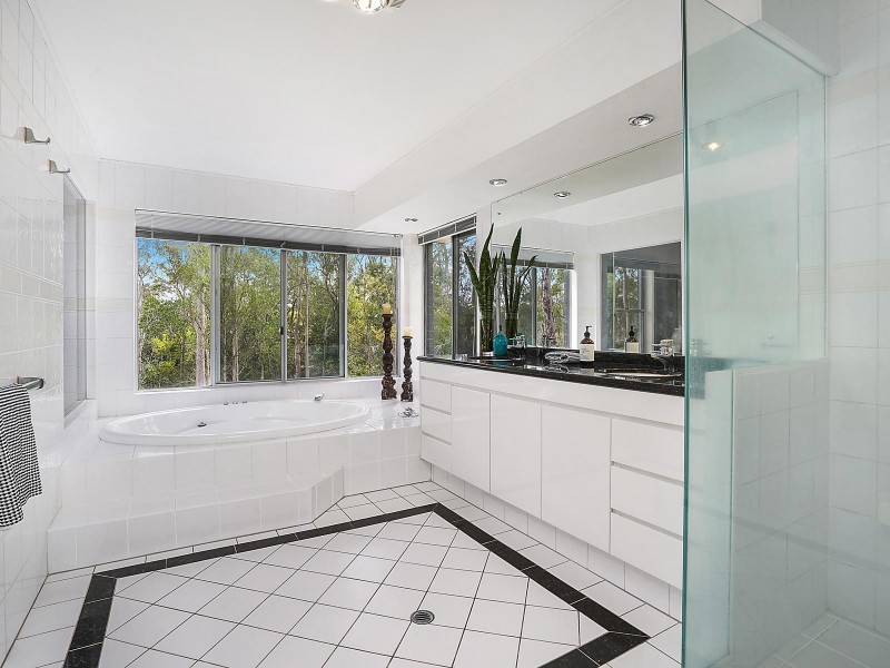 11 Yarawa Street, Kenmore QLD 4069