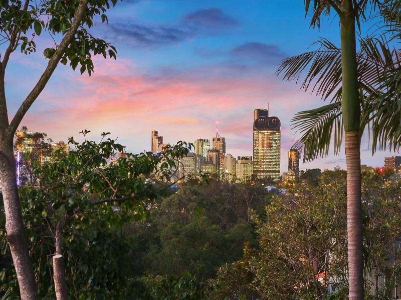 40 Seventh Avenue, St Lucia QLD 4067