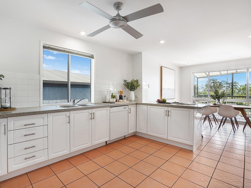 40 Seventh Avenue, St Lucia QLD 4067