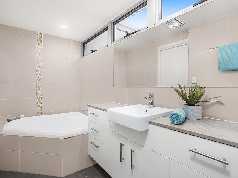 182 Harts Road, Indooroopilly QLD 4068