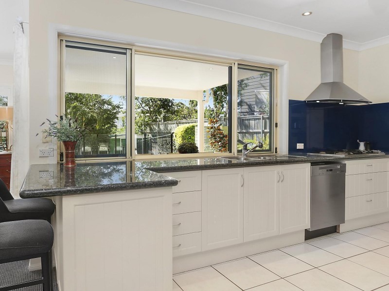 108 Hawken Drive, St Lucia QLD 4067