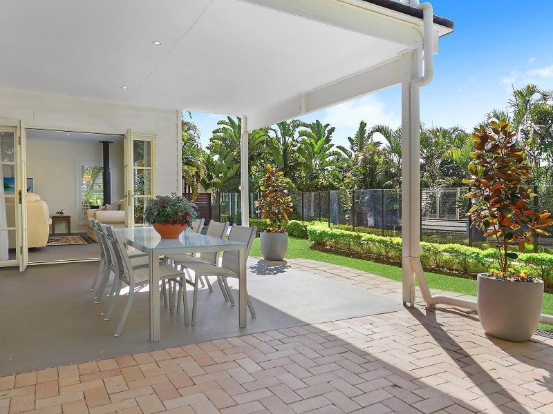 108 Hawken Drive, St Lucia QLD 4067