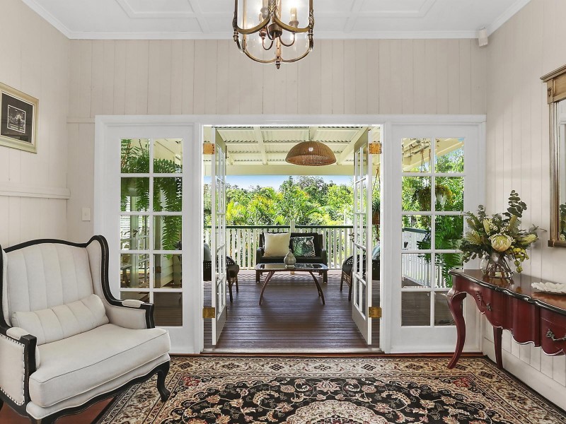 108 Hawken Drive, St Lucia QLD 4067