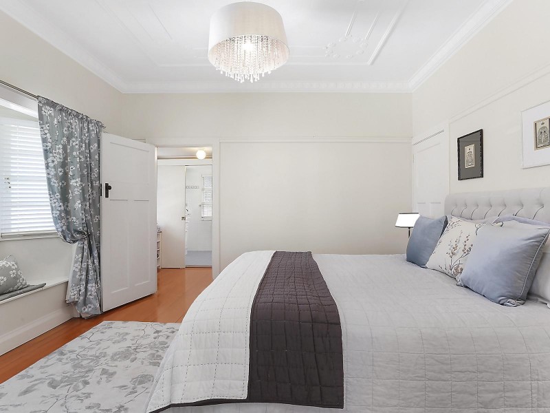 108 Hawken Drive, St Lucia QLD 4067