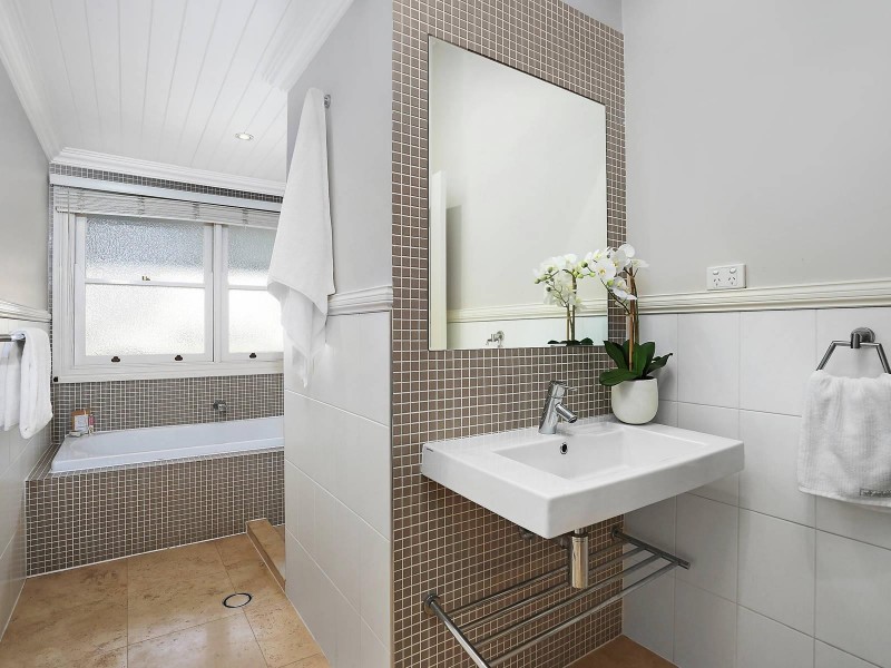 126 Waverley Road, Taringa QLD 4068