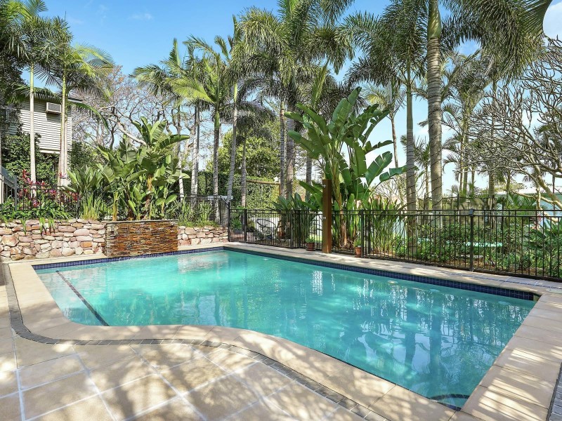 126 Waverley Road, Taringa QLD 4068