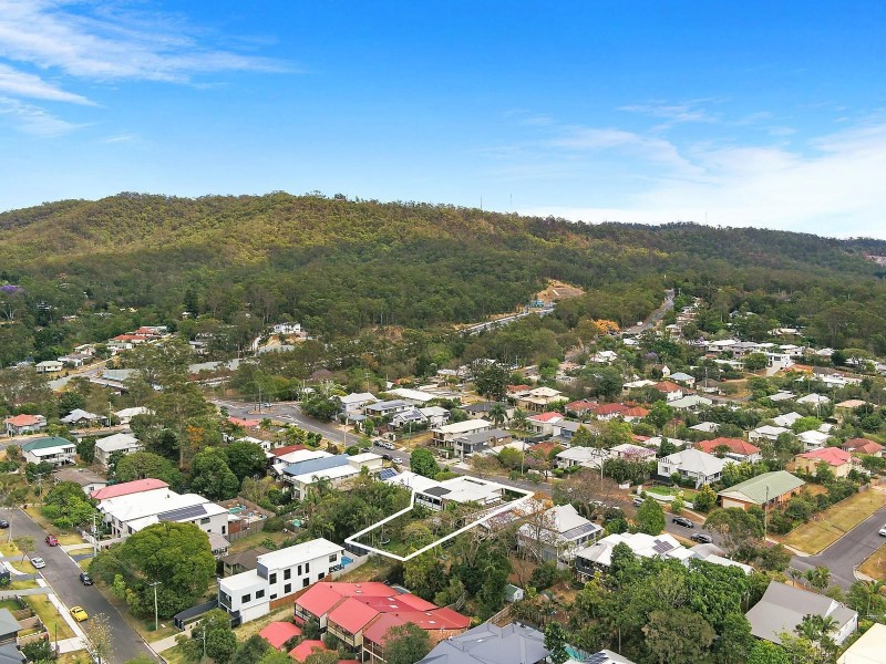 126 Waverley Road, Taringa QLD 4068