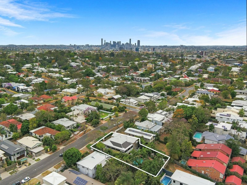 126 Waverley Road, Taringa QLD 4068